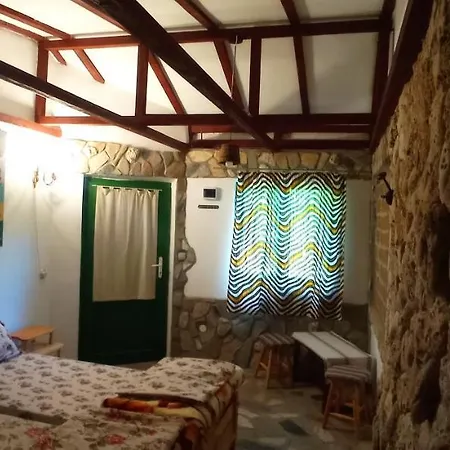 La Actoru` Vama Veche